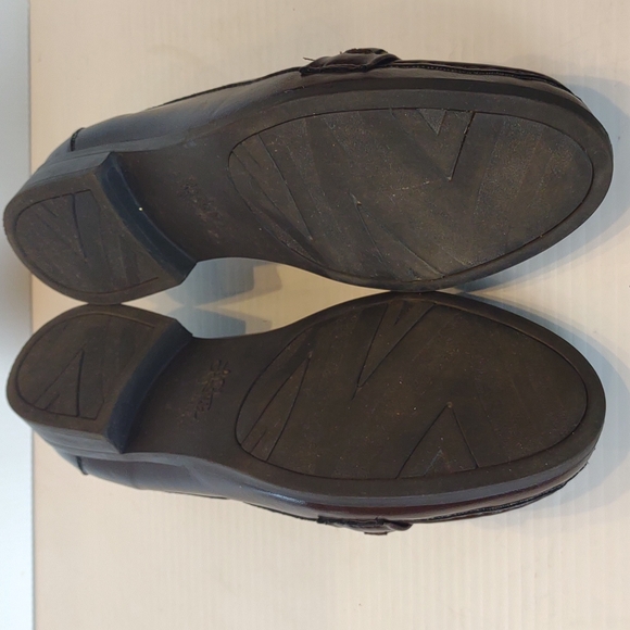 LifeStride Soft System "Kissed" Loafer Wine with Bit detail. - Picture 11 of 12